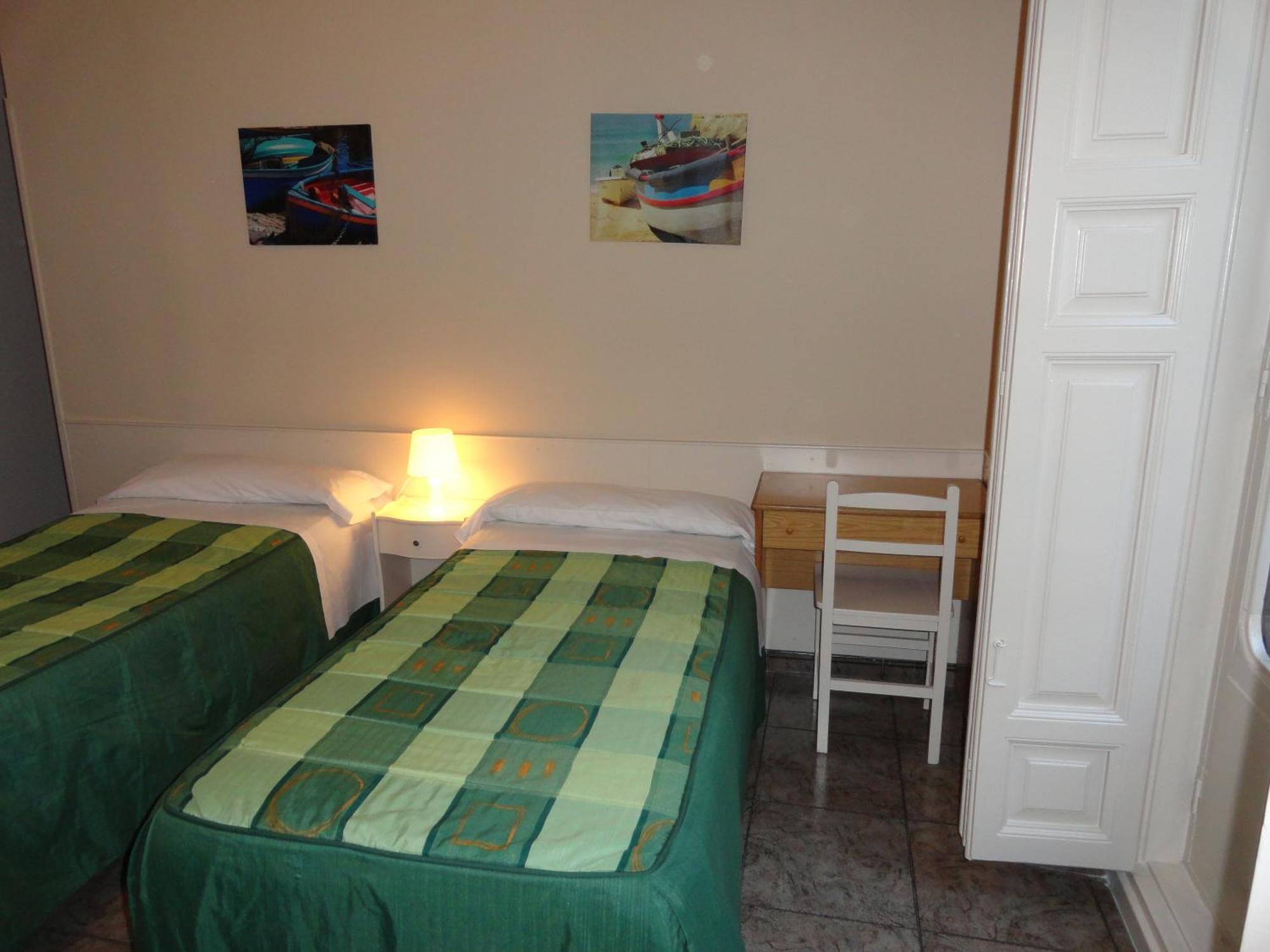 Hostal Alistana Madrid Esterno foto