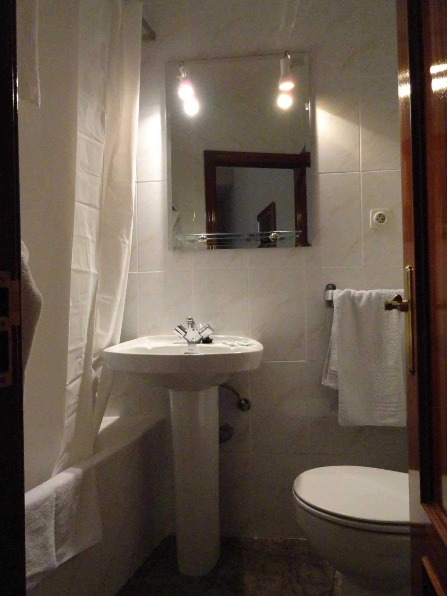 Hostal Alistana Madrid Esterno foto