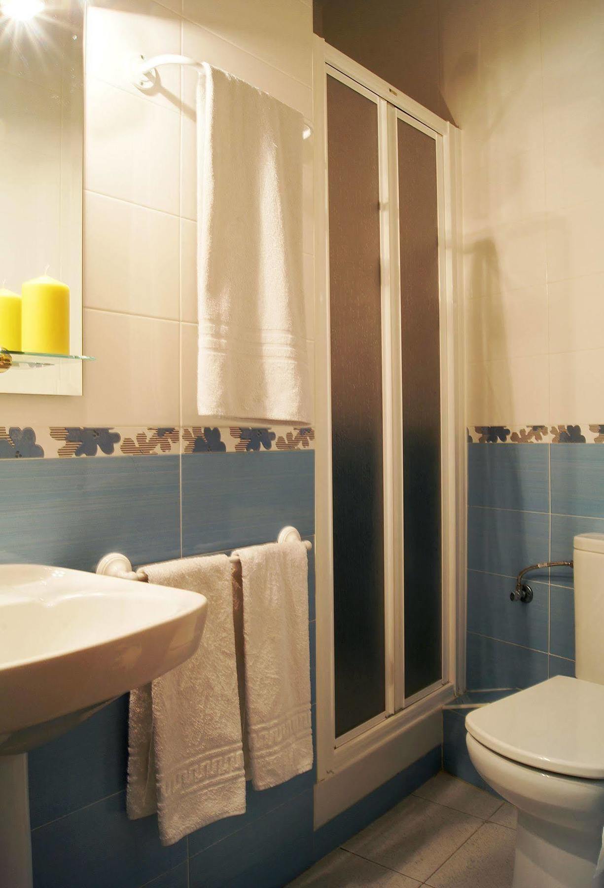 Hostal Alistana Madrid Esterno foto
