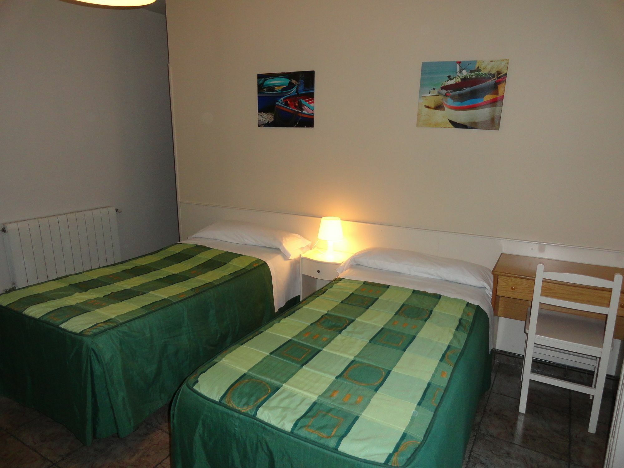 Hostal Alistana Madrid Esterno foto