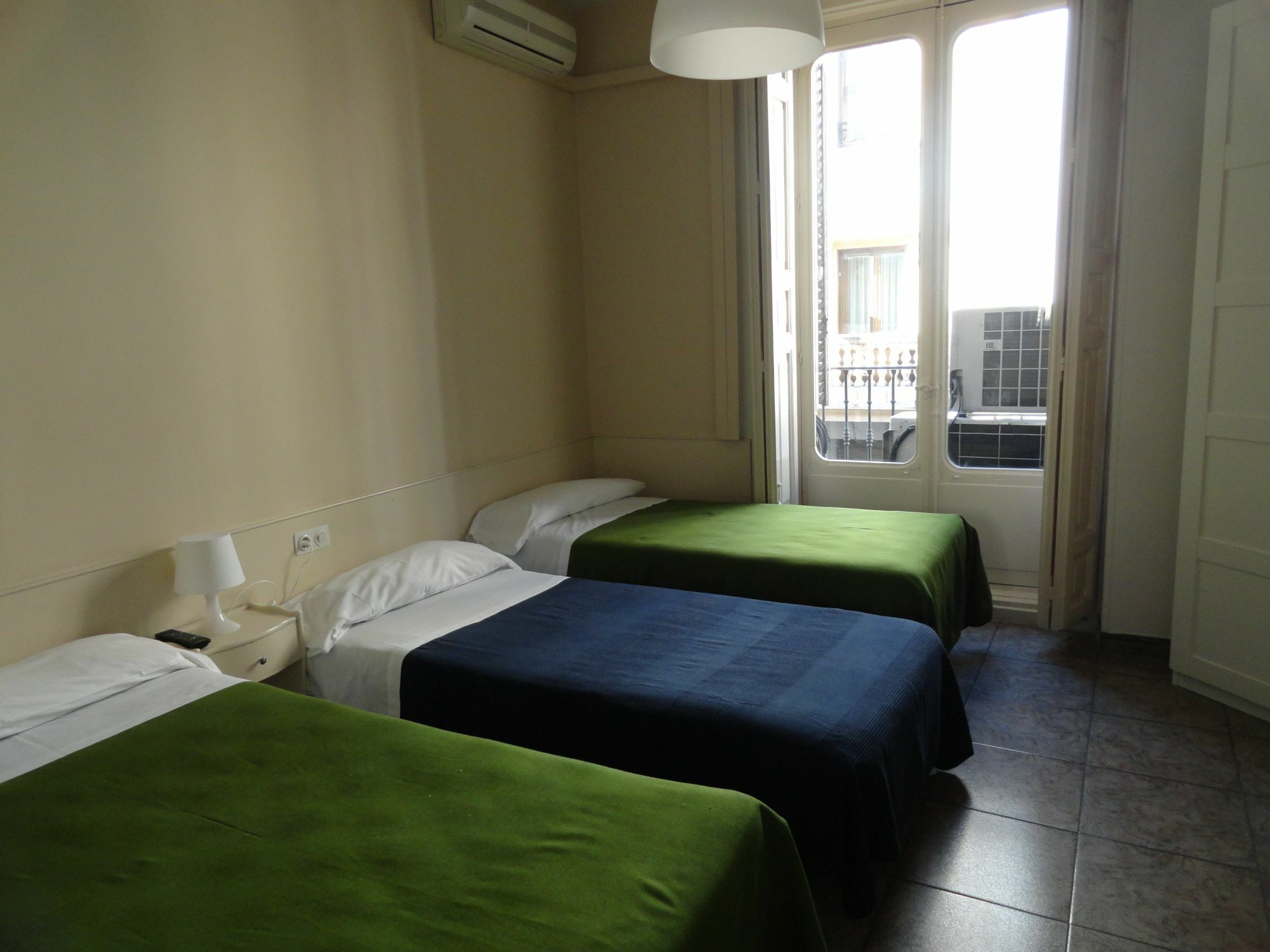 Hostal Alistana Madrid Esterno foto
