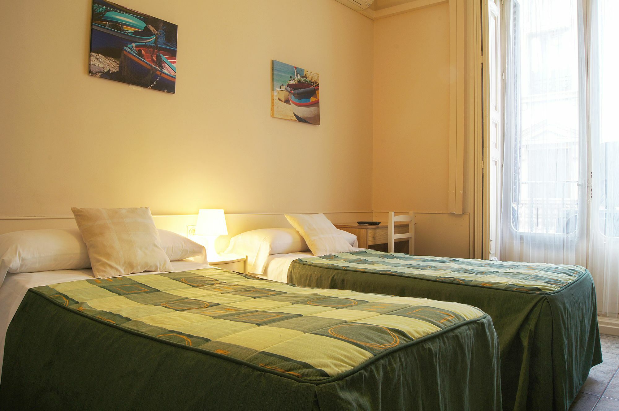 Hostal Alistana Madrid Esterno foto