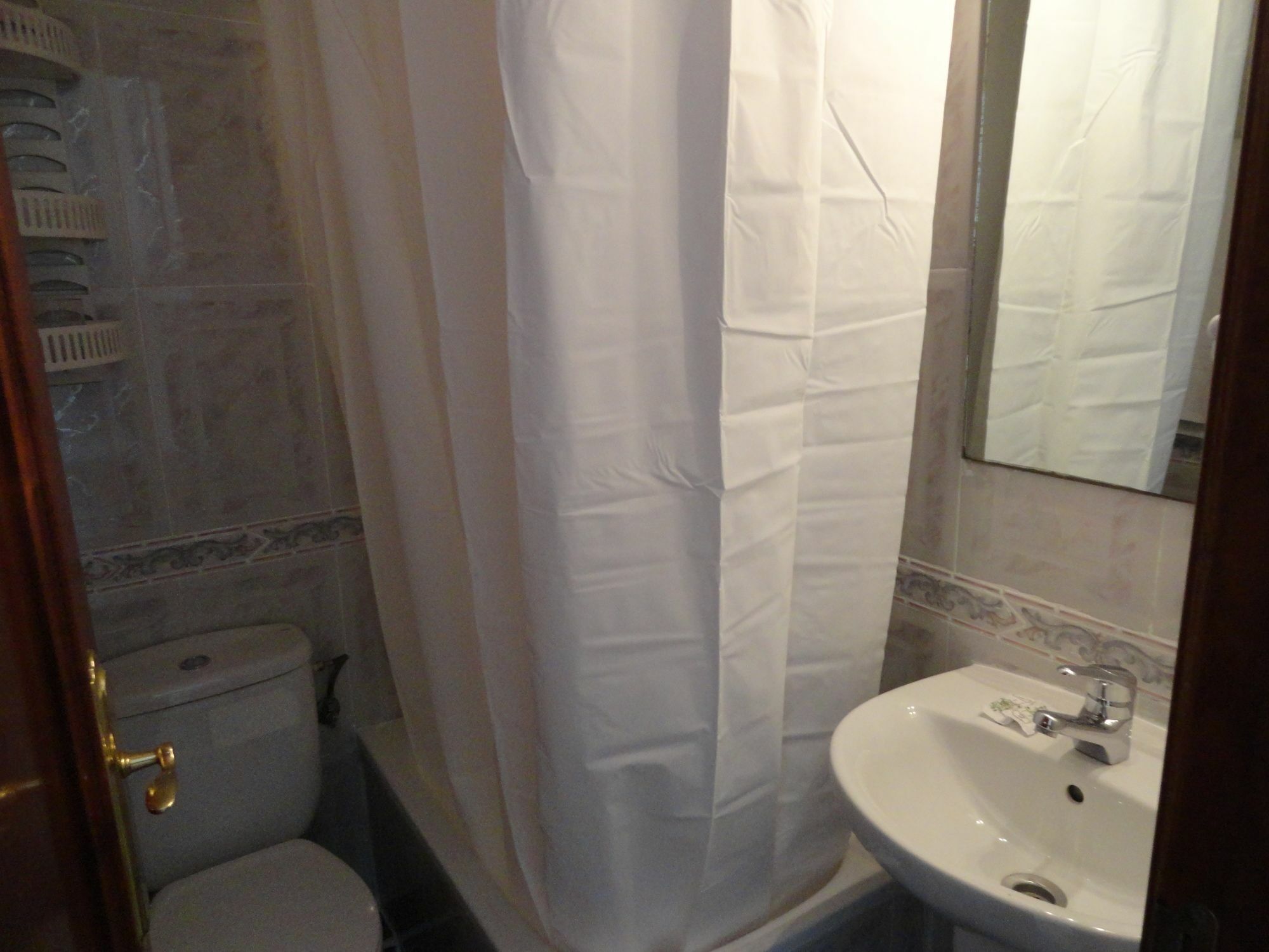 Hostal Alistana Madrid Esterno foto